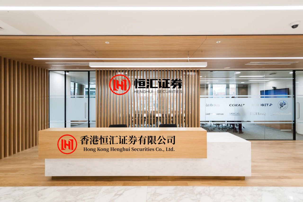 扬帆优配APP下载 为什么早秋更需要穿“卡其色”？4款单品+搭配示范，你也会爱上它